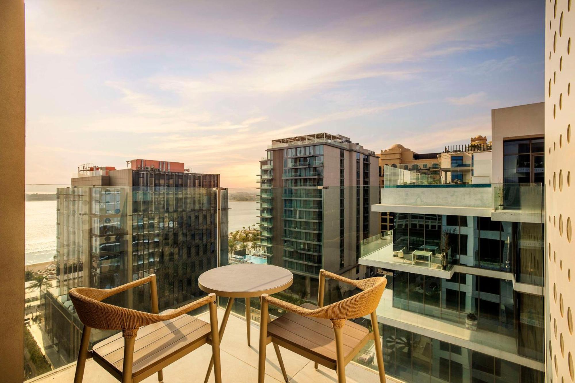 Tumbi West Palm Beach Hotel Dubai,Tapestry Collection Hilton Luaran gambar